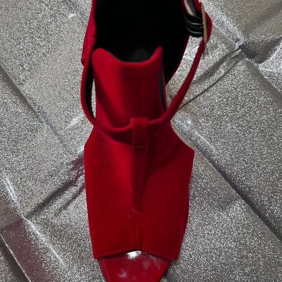 New red - Picture 3 of 5